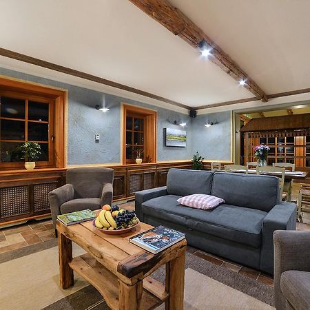 Villa Les With Hot Tub & Sauna Брежице Экстерьер фото