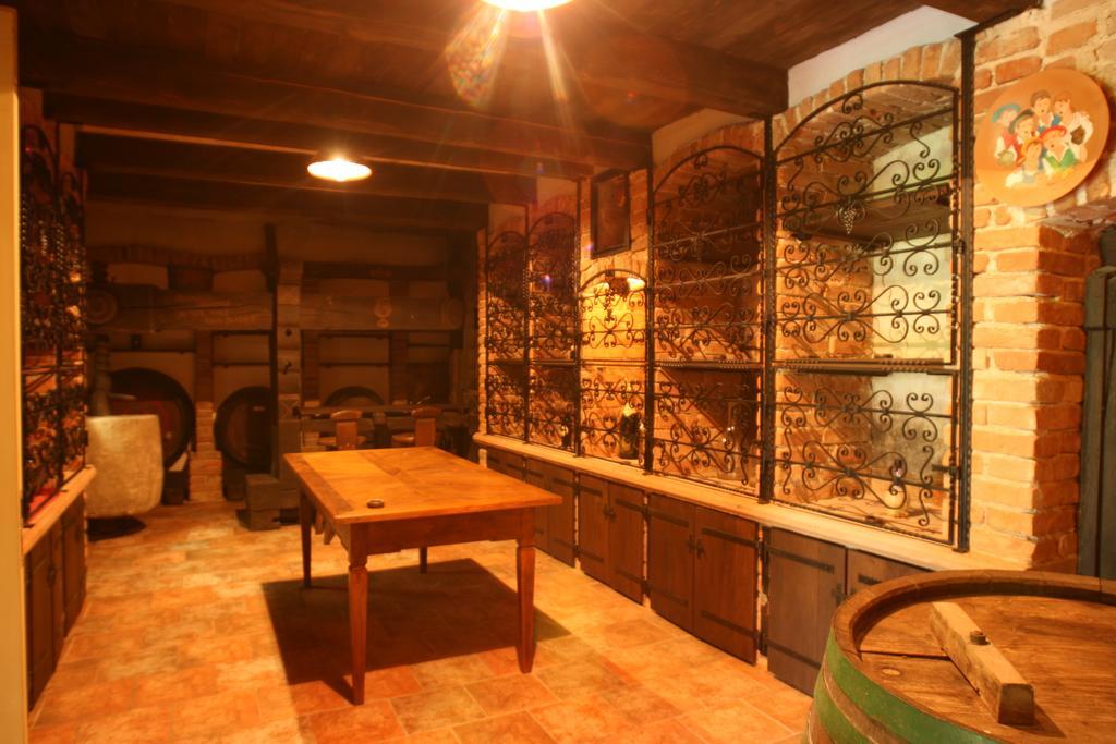 Villa Les With Hot Tub & Sauna Брежице Номер фото