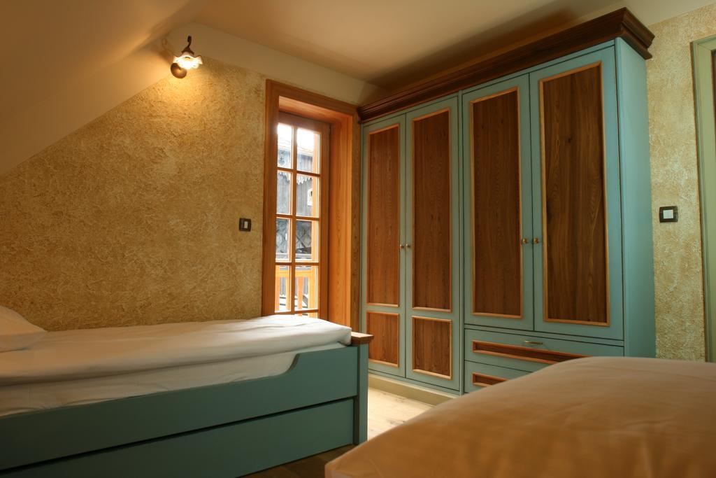 Villa Les With Hot Tub & Sauna Брежице Номер фото