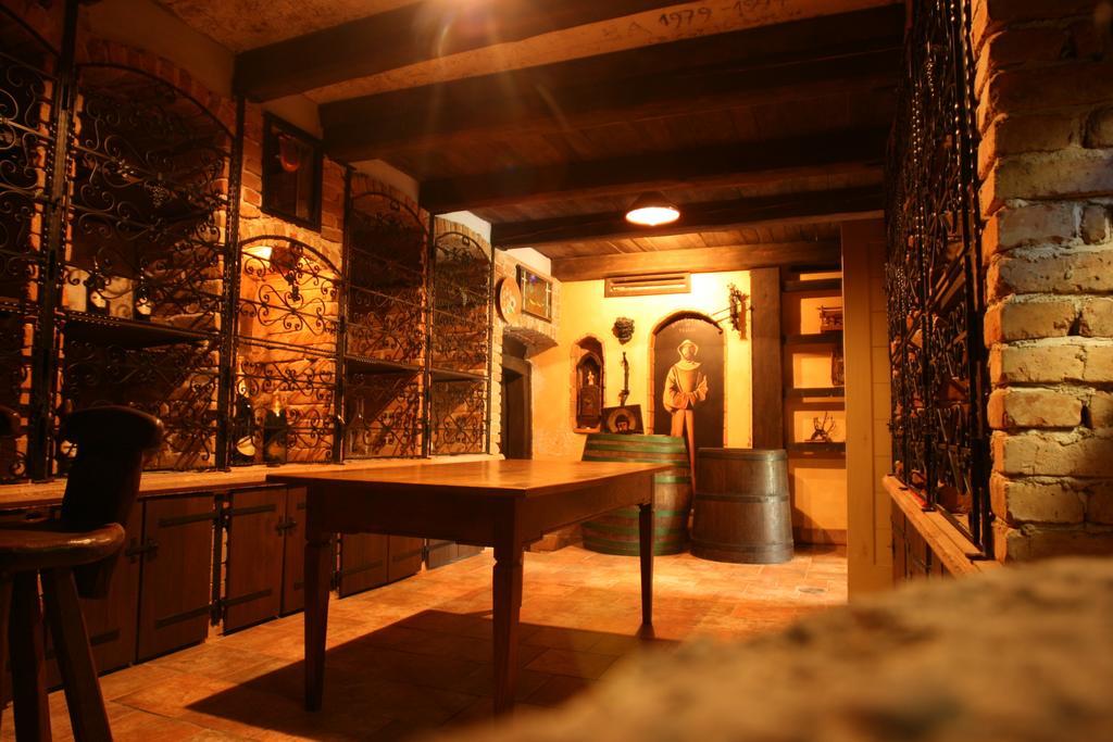 Villa Les With Hot Tub & Sauna Брежице Номер фото