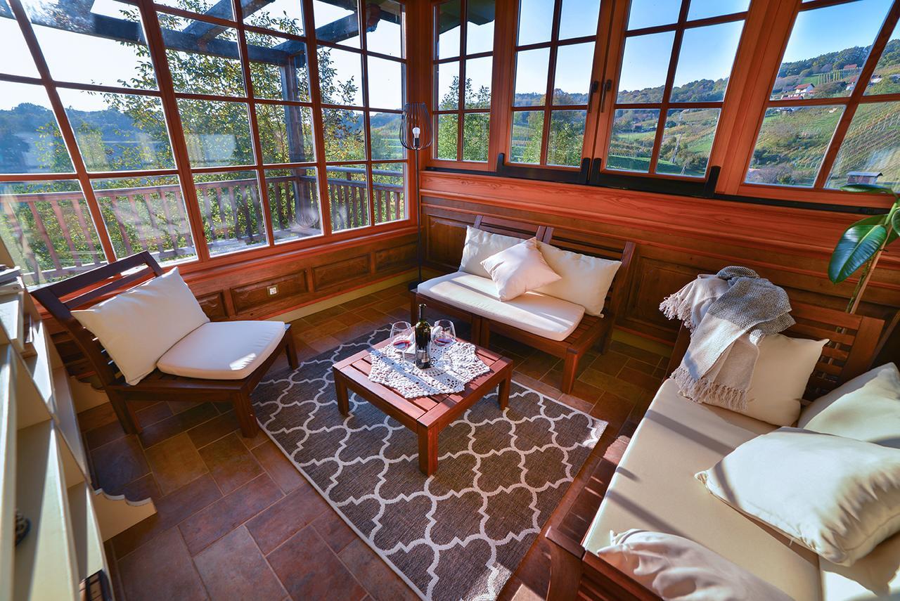 Villa Les With Hot Tub & Sauna Брежице Экстерьер фото